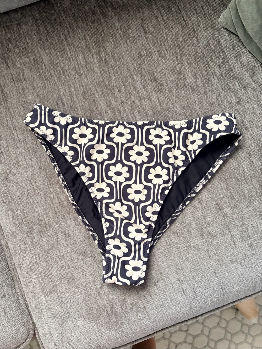 Floral Retro Print Bikini Bottoms in Navy and White